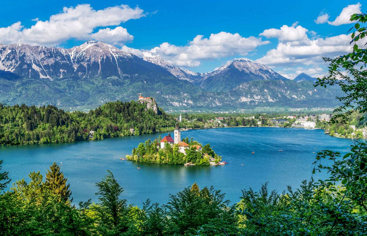 A scenic view of the beautiful Mala Osojnica in Bled, Slovenia under a sunny day intravel-croatia